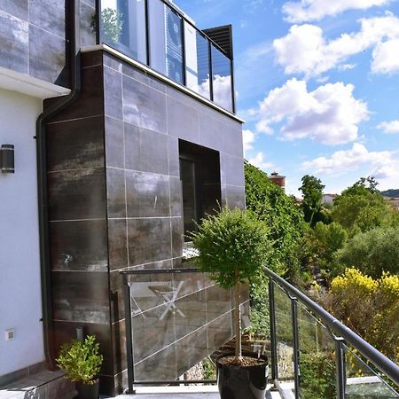 Albergue Hosting Duero Pesquera de Duero ภายนอก รูปภาพ