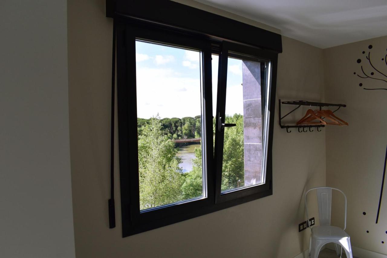 Albergue Hosting Duero Pesquera de Duero ภายนอก รูปภาพ