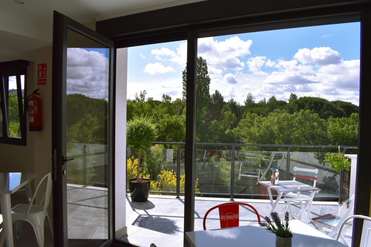 Albergue Hosting Duero Pesquera de Duero ภายนอก รูปภาพ